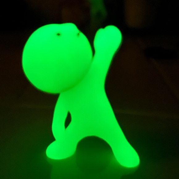 SMISKI- Yoga Series. Triangle Pose. 
No original box.
No return/refund - Picture 4 of 5